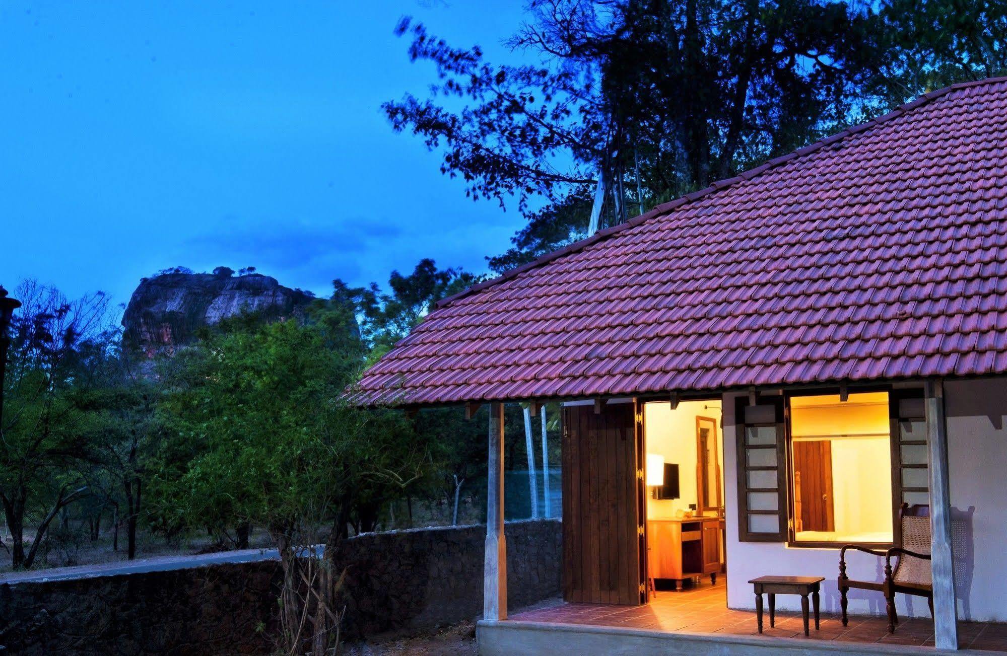 Ekho Sigiriya Otel Dış mekan fotoğraf